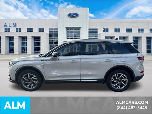 Used 2023 Lincoln Corsair Standard image 10