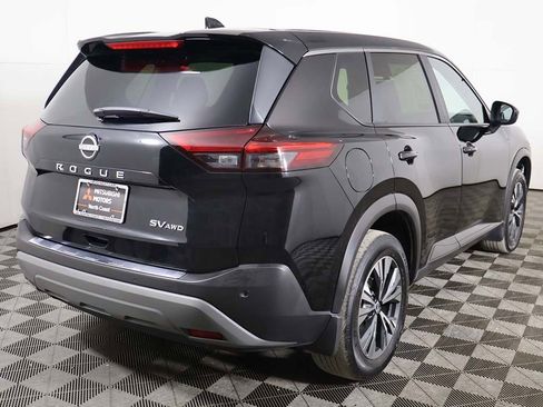Used 2023 Nissan Rogue SV image 7