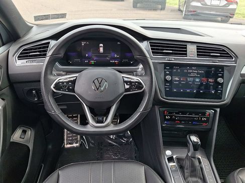 Used 2024 Volkswagen Tiguan SE R-Line AWD/4WD image 2