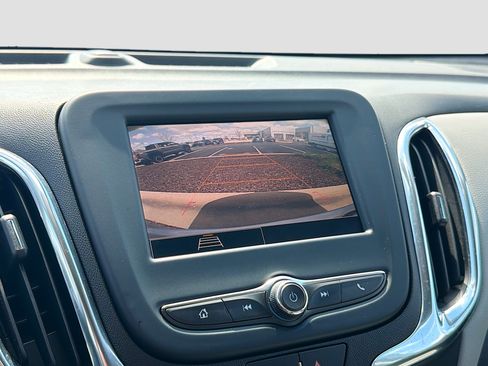 Used 2022 Chevrolet Equinox LT image 19