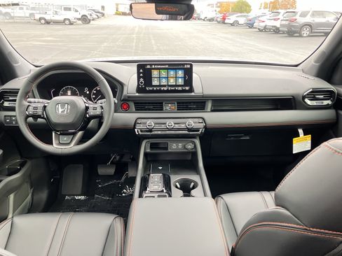 New 2025 Honda Pilot TrailSport image 21