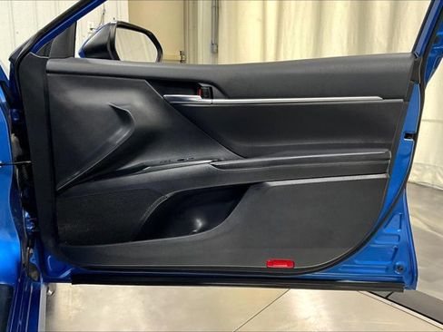 Certified 2020 Toyota Camry LE image 25