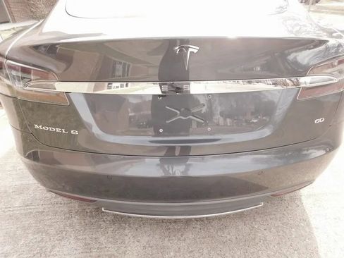 Used 2015 Tesla Model S 60 image 27