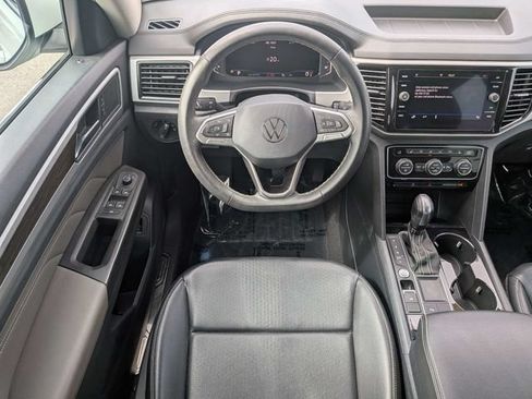 Used 2022 Volkswagen Atlas SE FWD image 17