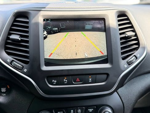 Used 2023 Jeep Cherokee Altitude Lux w/ Lux Elite Package AWD/4WD image 30