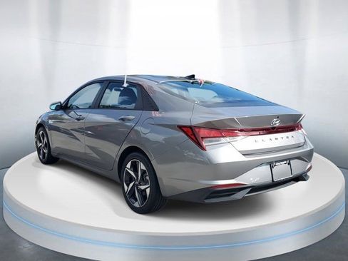 Certified 2023 Hyundai Elantra SEL w/ Convenience Package image 3