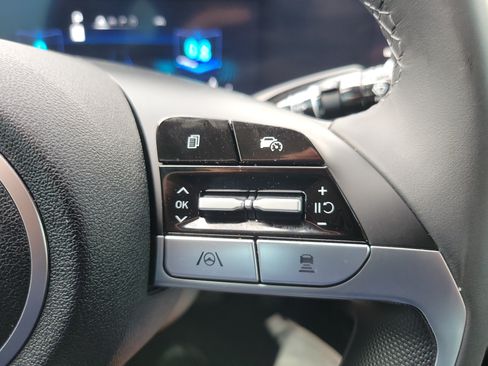 Used 2025 Hyundai Elantra SEL FWD image 18