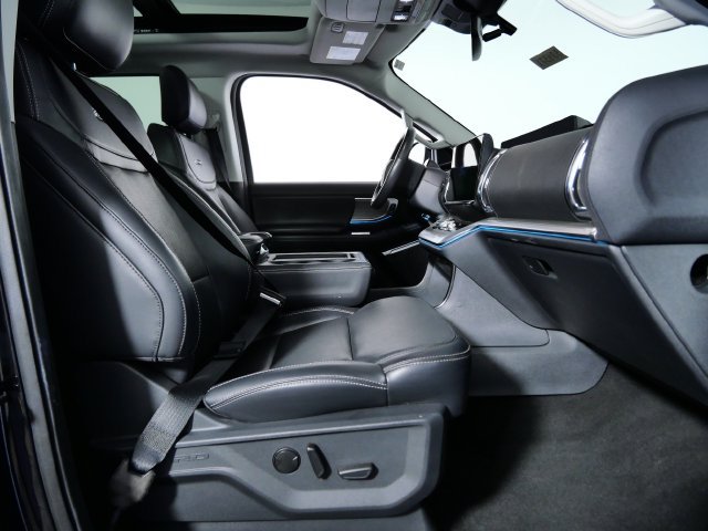 Used 2025 Ford Expedition Max Platinum AWD/4WD image 11
