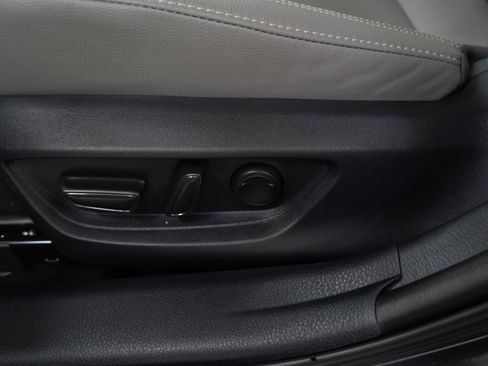 Used 2025 Toyota Camry SE image 19