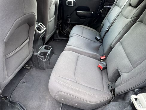 Used 2023 Jeep Wrangler Unlimited Sport AWD/4WD image 21