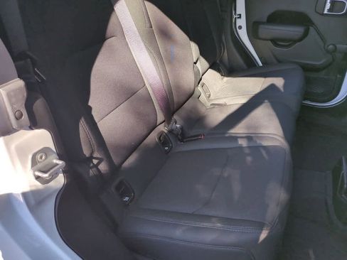 Used 2022 Jeep Gladiator Sport image 21