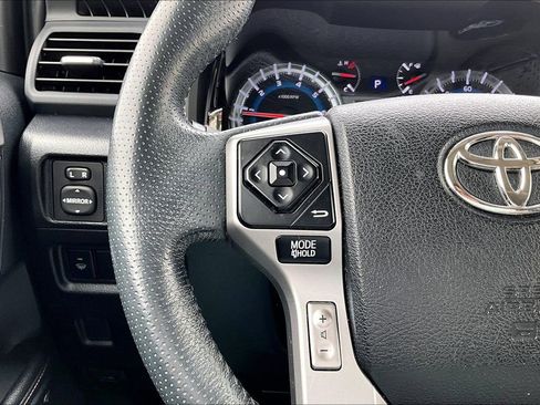 Used 2015 Toyota 4Runner Limited image 18