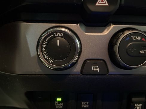 Used 2021 Toyota Tacoma SR5 w/ Technology Package image 29