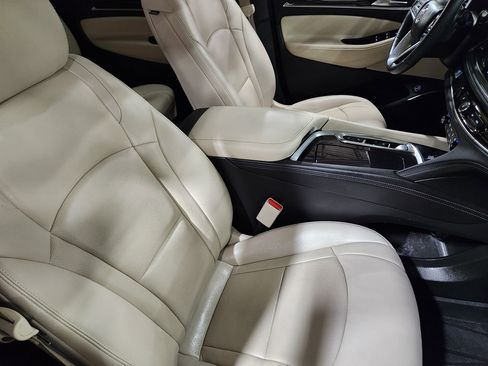 Used 2024 Buick Enclave Essence w/ Sport Touring Edition image 32