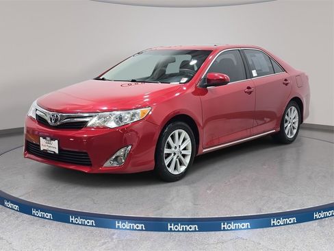 Used 2014 Toyota Camry XLE image 1