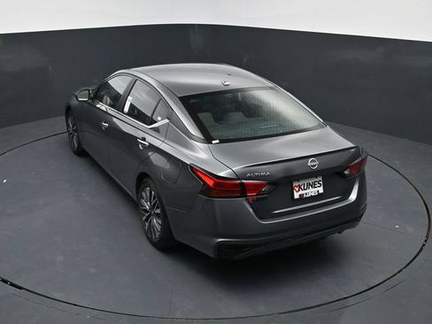 Used 2025 Nissan Altima 2.5 SV FWD image 54