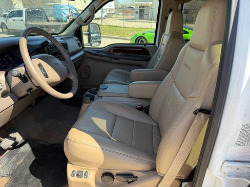 Used 2002 Ford F350 Lariat image 3