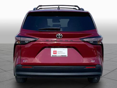 Used 2026 Toyota Sienna XLE FWD image 5