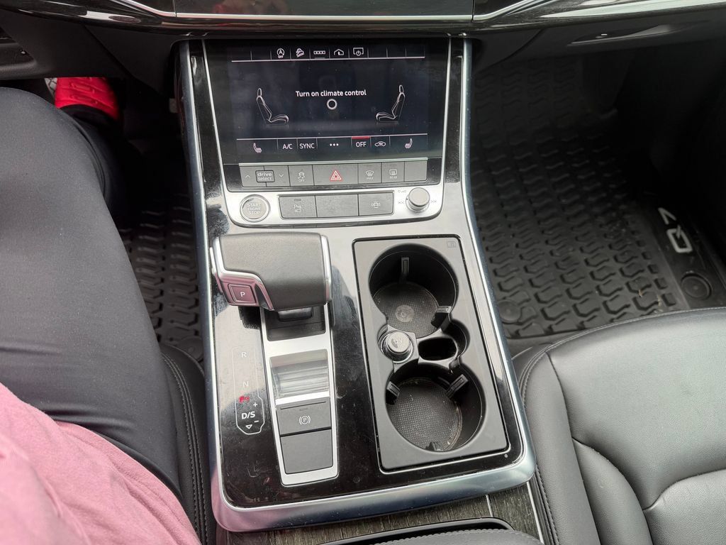 Used 2023 Audi Q7 3.0T Premium w/ Convenience Package AWD/4WD image 40