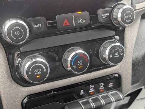 Used 2025 RAM 1500 Warlock AWD/4WD image 22