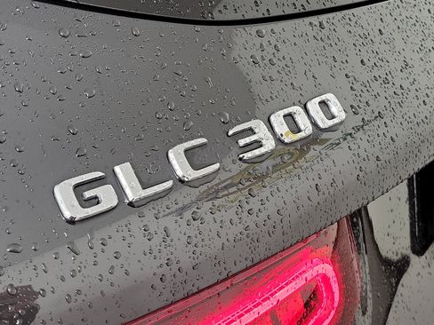 Used 2020 Mercedes-Benz GLC 300 4MATIC image 23