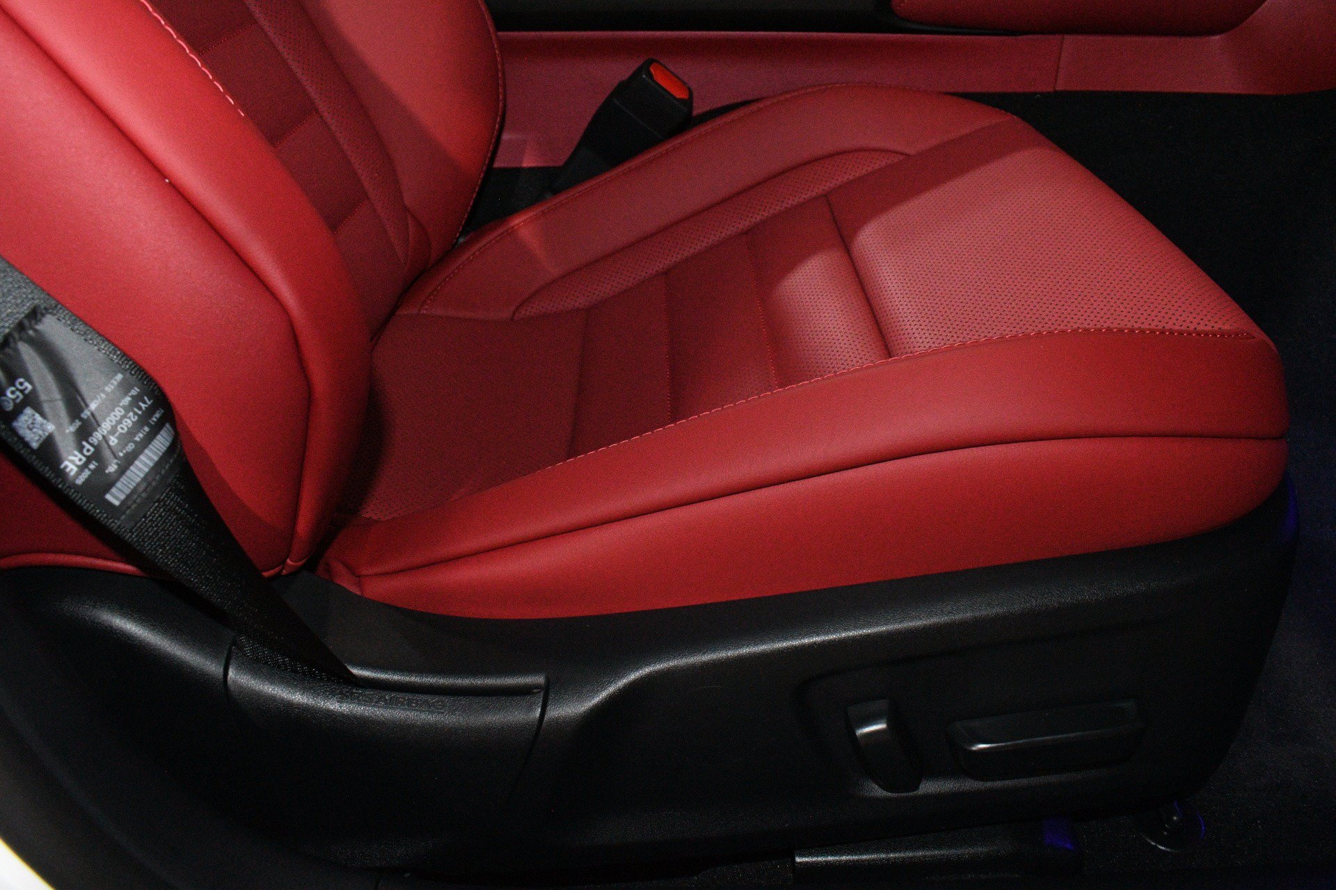 Used 2025 Lexus IS 350 F Sport RWD image 14