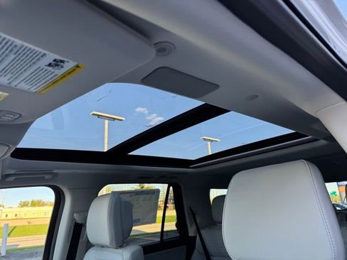 New 2026 Ford Expedition Max Platinum w/ Platinum Ultimate Package AWD/4WD image 10