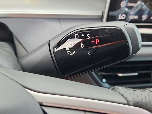 New 2026 Volkswagen Tiguan SE R-Line AWD/4WD image 13