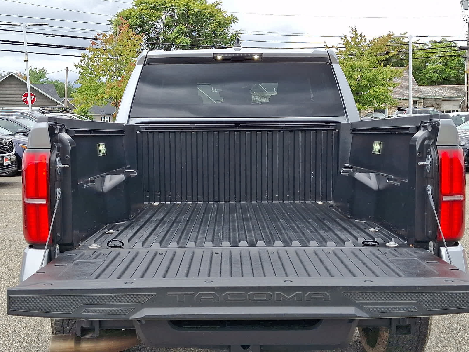 Used 2024 Toyota Tacoma TRD Off-Road AWD/4WD image 30