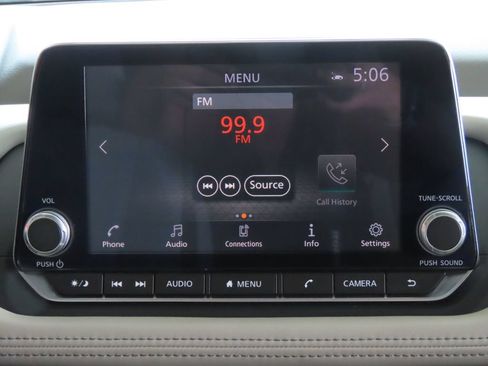 Used 2021 Nissan Rogue SV FWD image 39