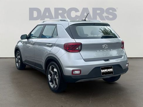 Used 2025 Hyundai Venue SEL FWD image 5