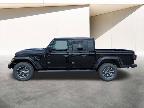 New 2025 Jeep Gladiator Sport image 4