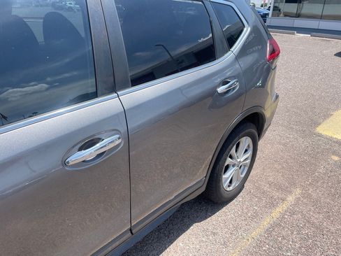 Used 2018 Nissan Rogue S w/ S Value Package FWD image 4