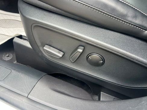 Certified 2024 Ford Escape Platinum AWD/4WD image 19