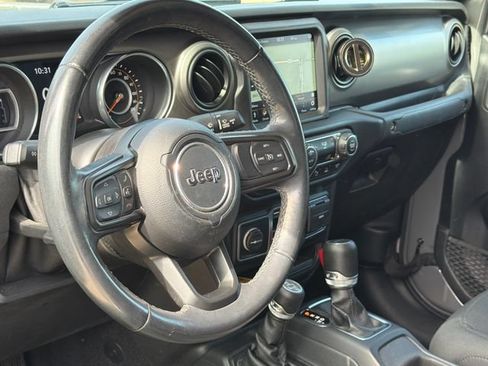 Used 2021 Jeep Gladiator Overland AWD/4WD image 17