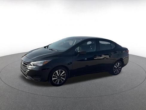 Used 2025 Nissan Versa SV image 4