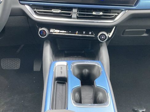 New 2026 Chevrolet Equinox EV LT image 18