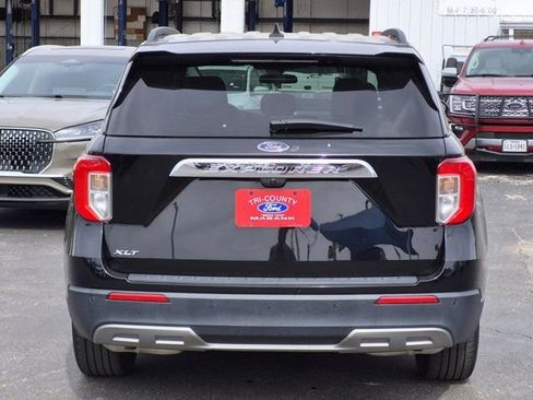 Used 2024 Ford Explorer XLT w/ Equipment Group 202A image 6