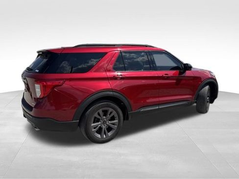 Used 2023 Ford Explorer XLT w/ Equipment Group 202A AWD/4WD image 43