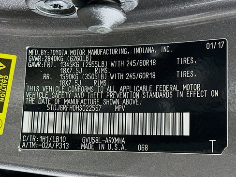 Used 2017 Toyota Highlander XLE image 12