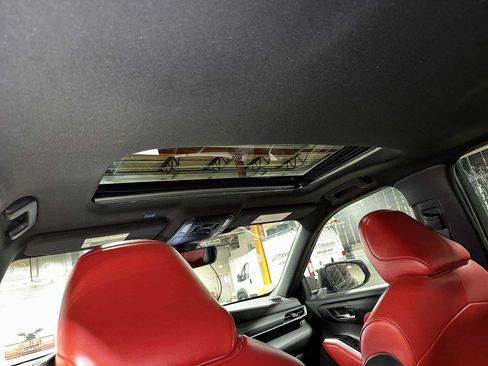 Used 2022 Toyota Highlander XSE AWD/4WD image 25
