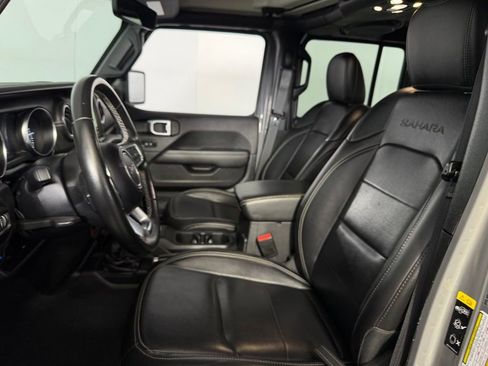 Used 2022 Jeep Wrangler Unlimited Sahara AWD/4WD image 22