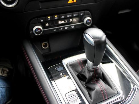 Used 2022 MAZDA CX-5 Carbon Edition image 19