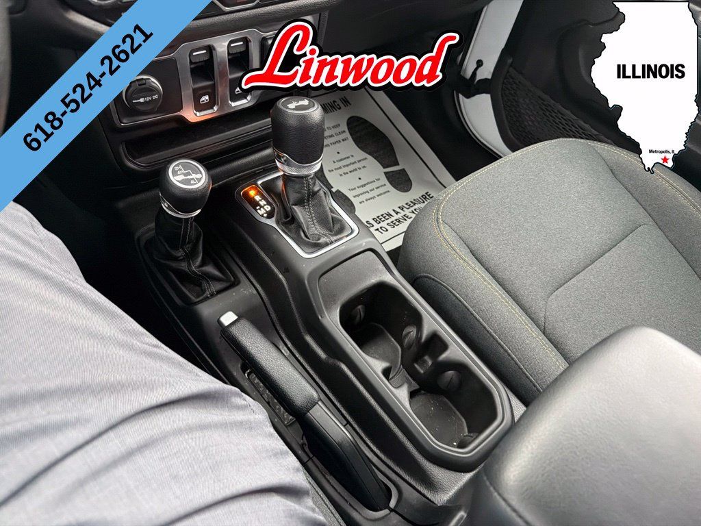 Used 2025 Jeep Wrangler Sport AWD/4WD image 19