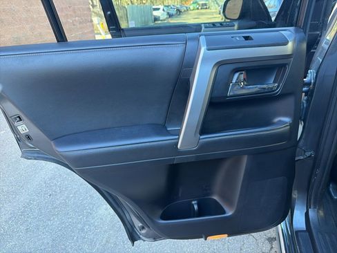 Used 2023 Toyota 4Runner Limited image 21