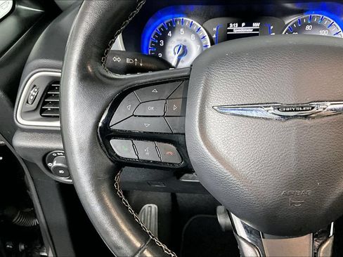 Used 2020 Chrysler Pacifica Touring w/ S Appearance Package FWD image 18
