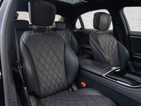 Used 2021 Mercedes-Benz S 580 4MATIC Sedan image 3