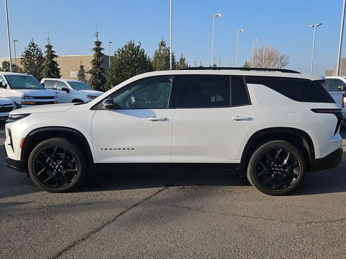 Used 2024 Chevrolet Traverse RS w/ LPO, Floor Liner Package image 7