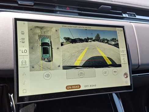 New 2025 Land Rover Range Rover Sport Dynamic SE image 9