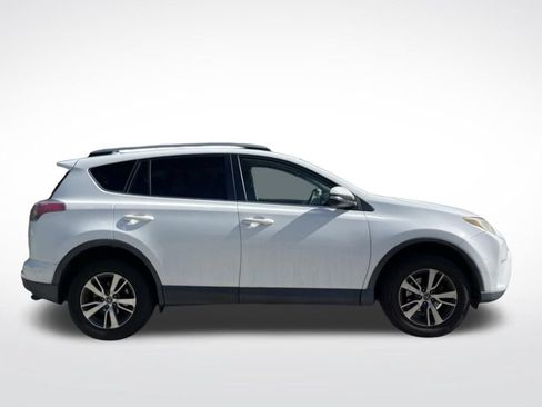 Used 2018 Toyota RAV4 XLE FWD image 4